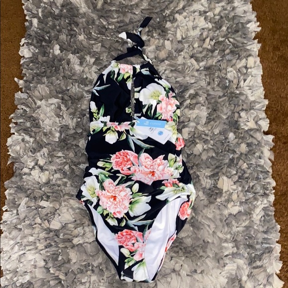 Floral swimsuit - Picture 2 of 3